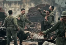 Mưa đỏ đang tạo cơn sốt chưa từng có về phim chiến tranh tại phòng vé Việt (Ảnh: Nhà sản xuất).